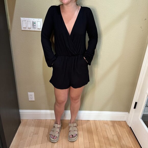 WET SEAL Low Cut V Neck Long Sleeve Knit Romper - size XS - Picture 4 of 10